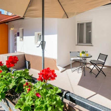 Charming Apartment In Town Center Пула Екстериор снимка