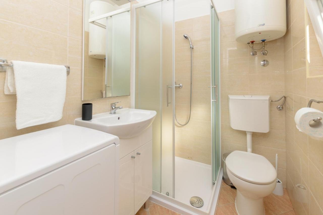 Charming Apartment In Town Center Пула Екстериор снимка